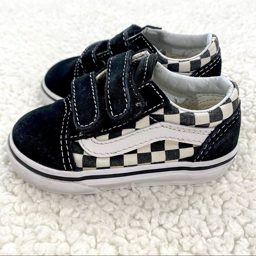 EUC Vans Checkered Velcro shoes sz 5